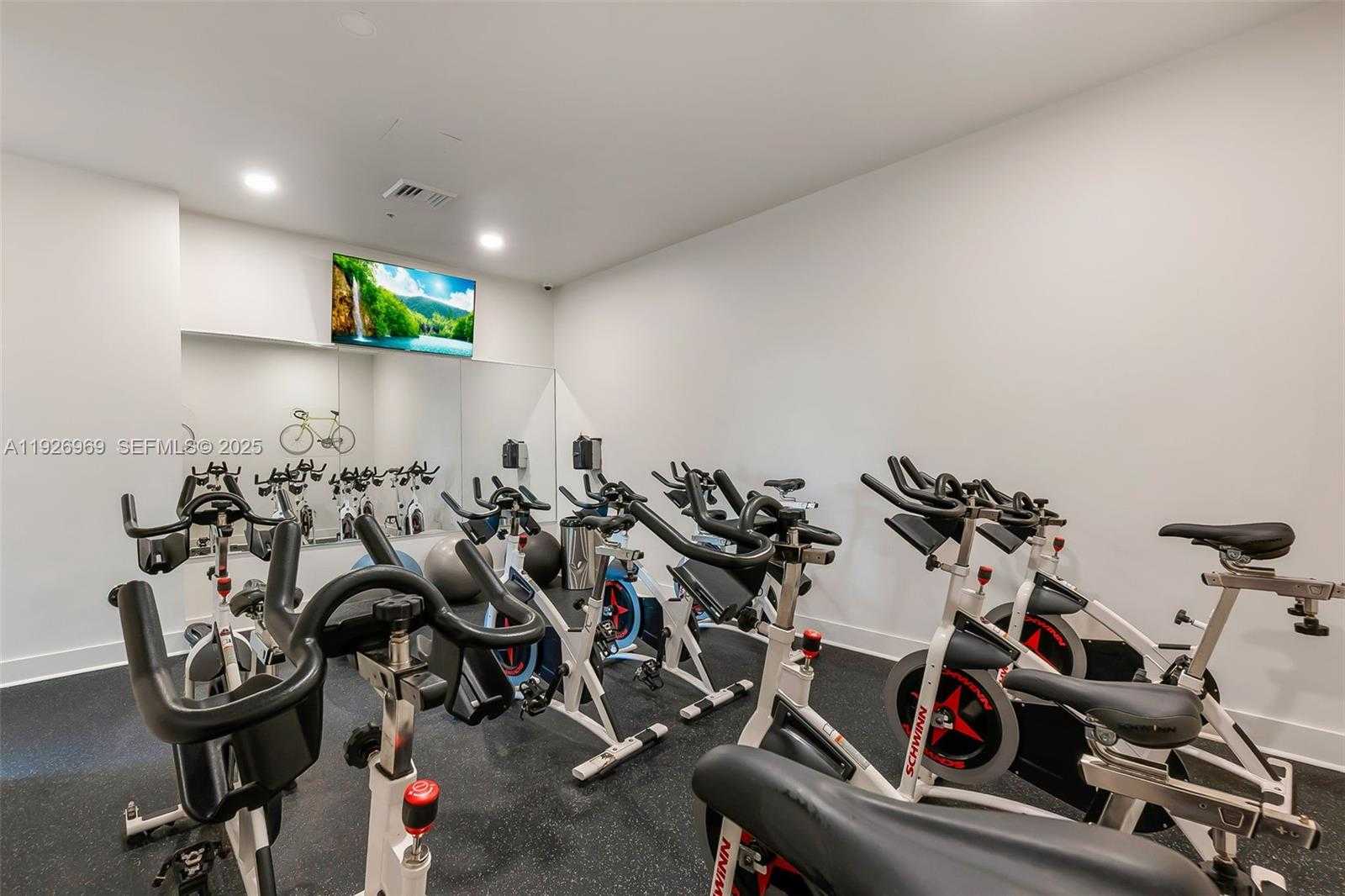 Small Image of 1900 NORTH BAYSHORE DR #PH 5006, Miami Number 35