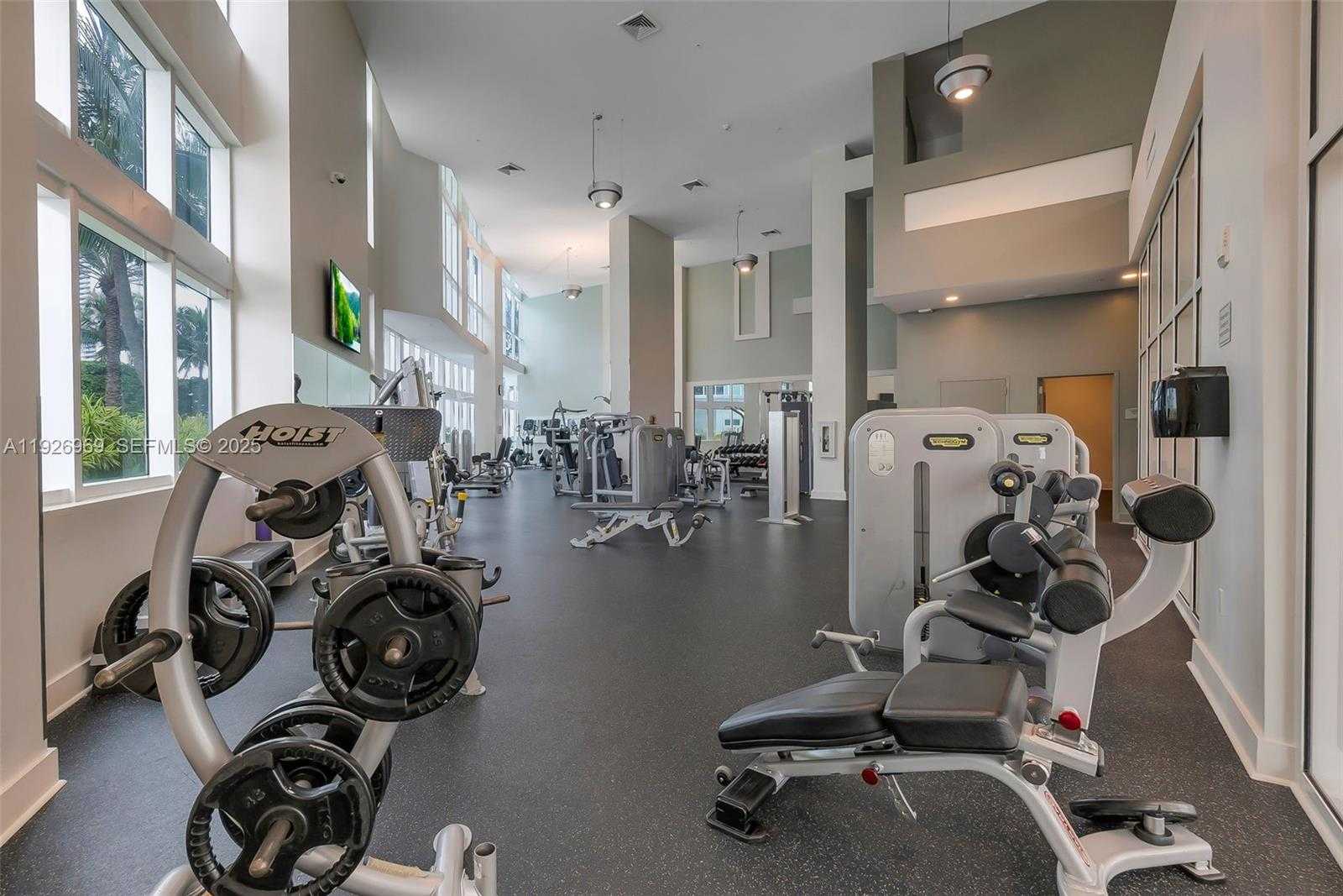 Small Image of 1900 NORTH BAYSHORE DR #PH 5006, Miami Number 36