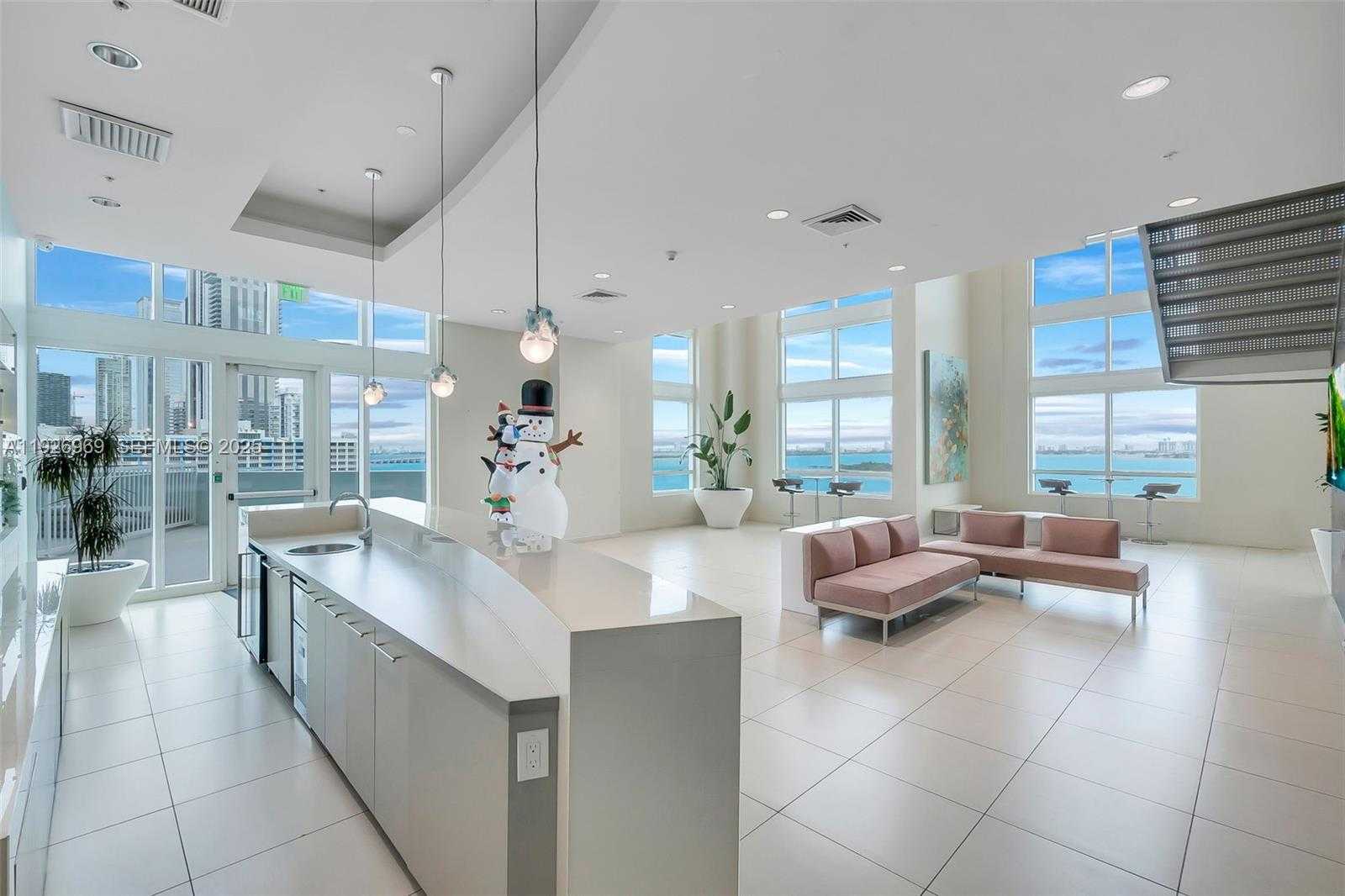 Small Image of 1900 NORTH BAYSHORE DR #PH 5006, Miami Number 41