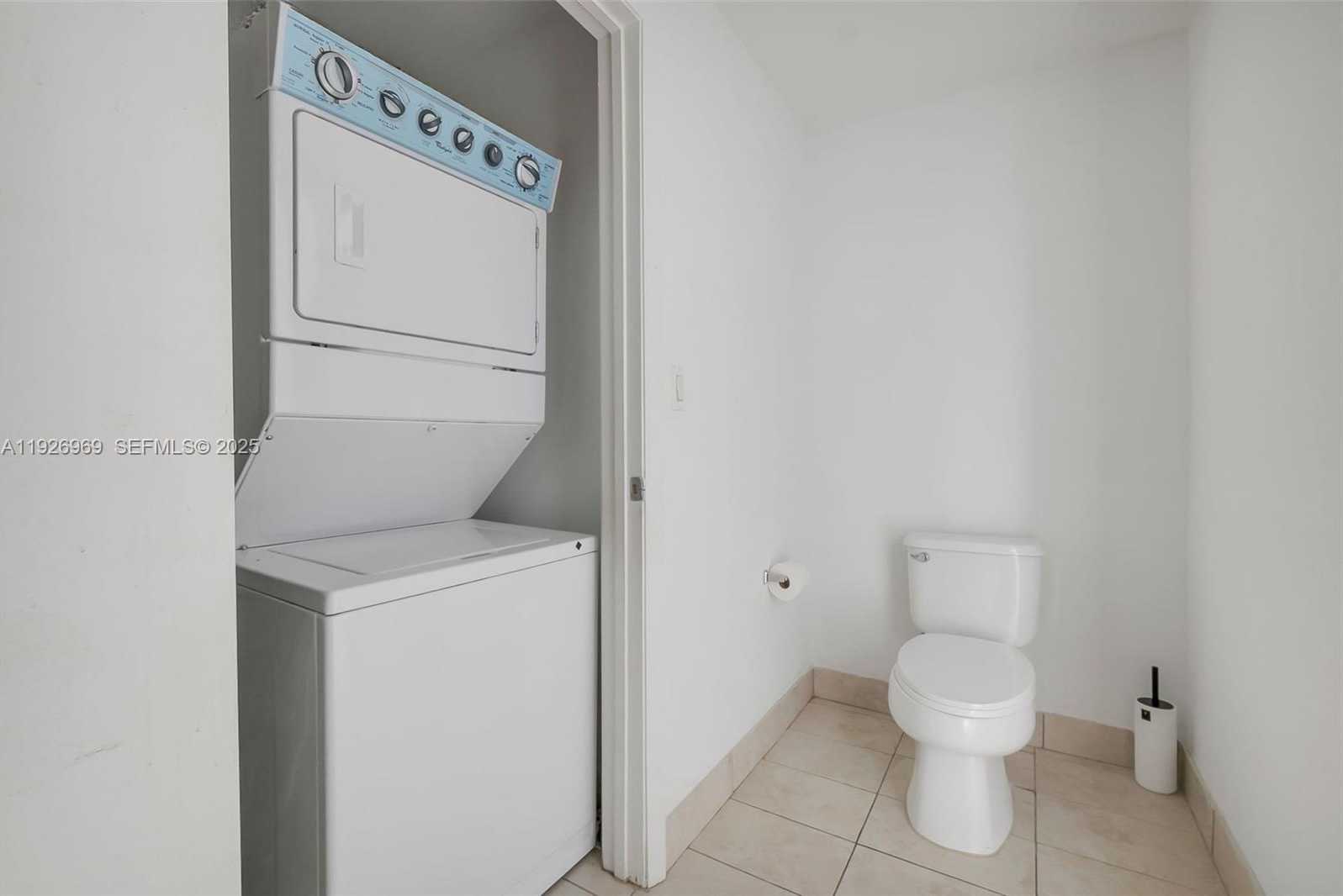 Small Image of 1900 NORTH BAYSHORE DR #PH 5006, Miami Number 5