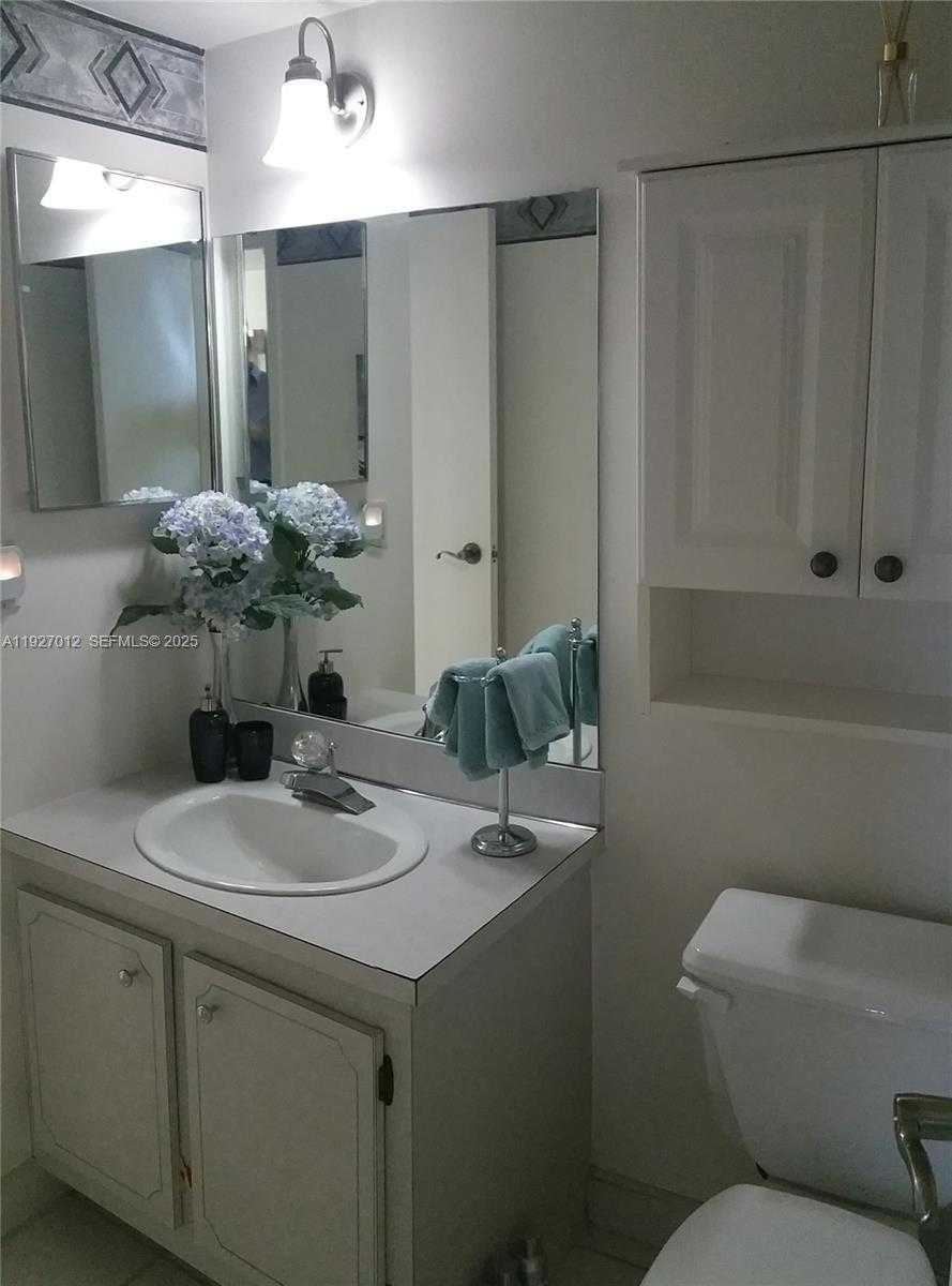 Small Image of 3675 NORTH COUNTRY CLUB DR #2005, Aventura Number 5