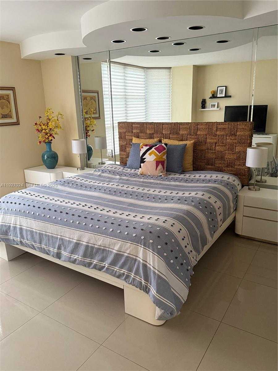 Imagen de Pequeño Objeto