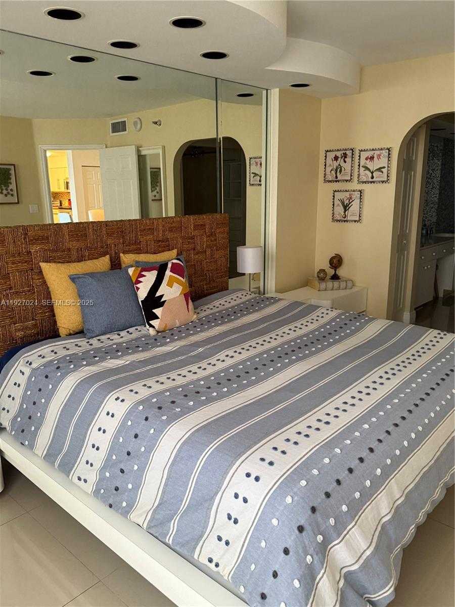 Imagen de Pequeño Objeto