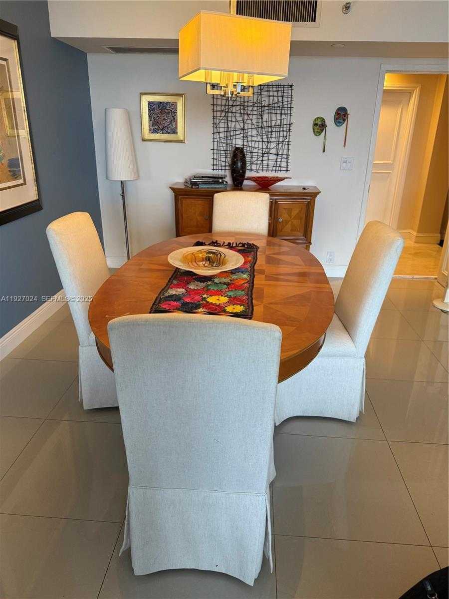 Imagen de Pequeño Objeto