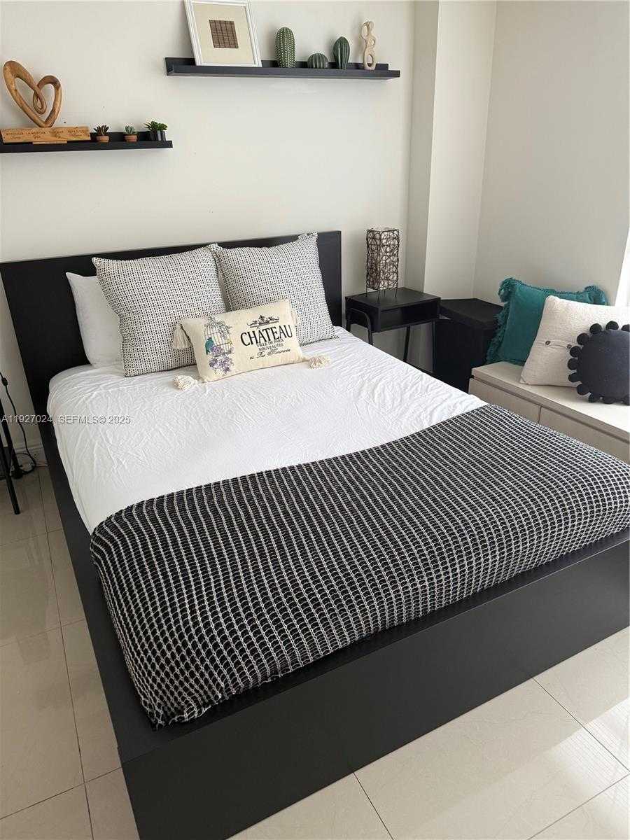 Imagen de Pequeño Objeto