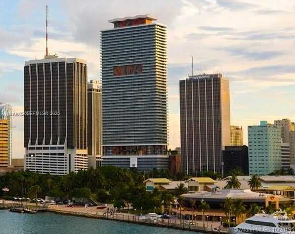 Small Image of 50 BISCAYNE BLVD #3807, Miami Number 1