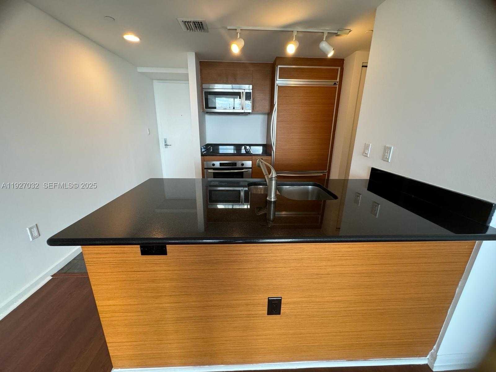 Small Image of 50 BISCAYNE BLVD #3807, Miami Number 8
