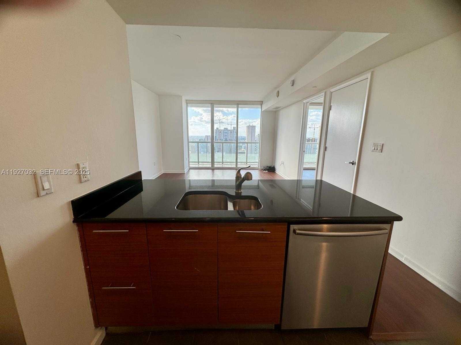 Small Image of 50 BISCAYNE BLVD #3807, Miami Number 9