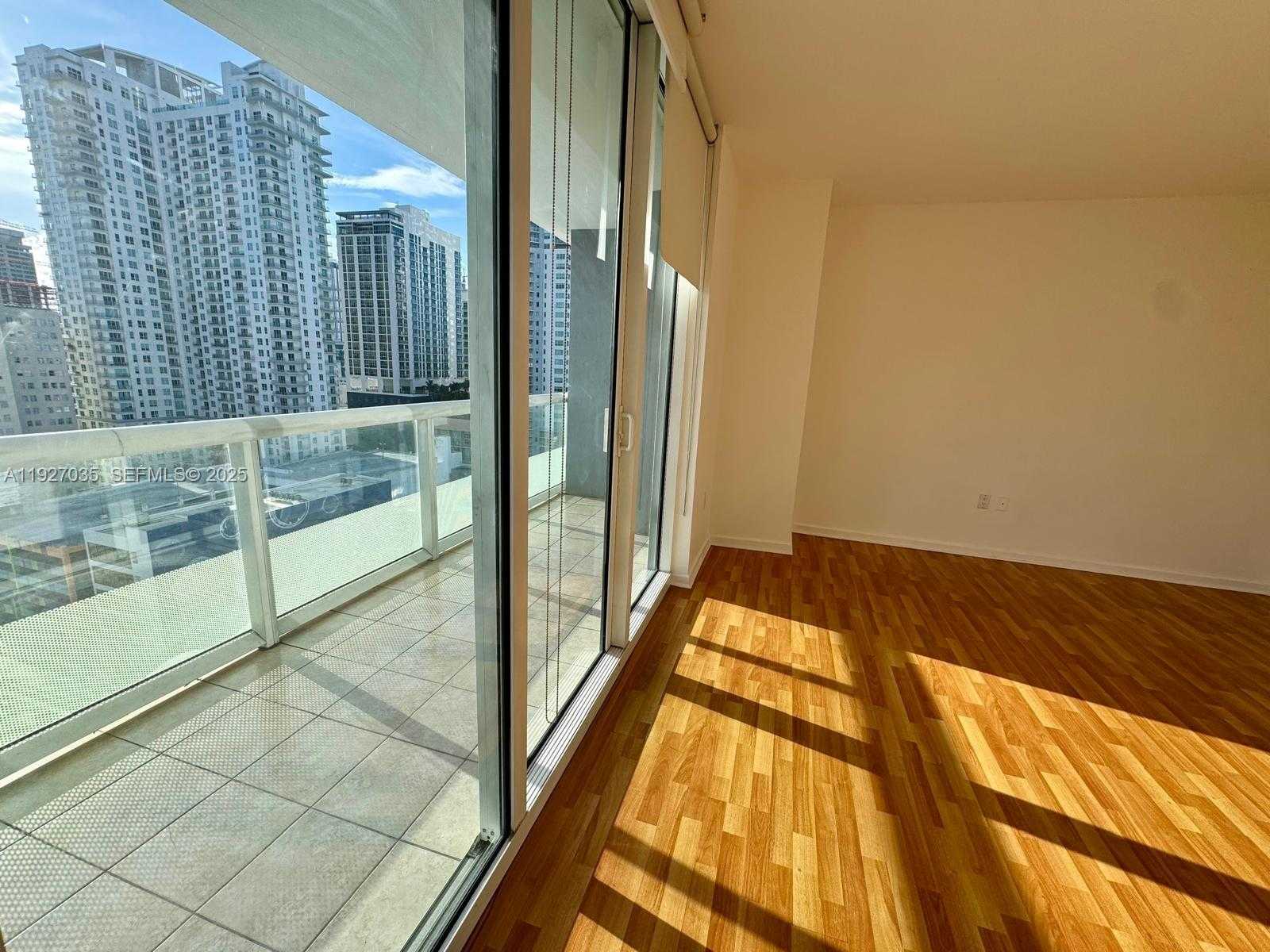 Small Image of 50 BISCAYNE BLVD #1703, Miami Number 10