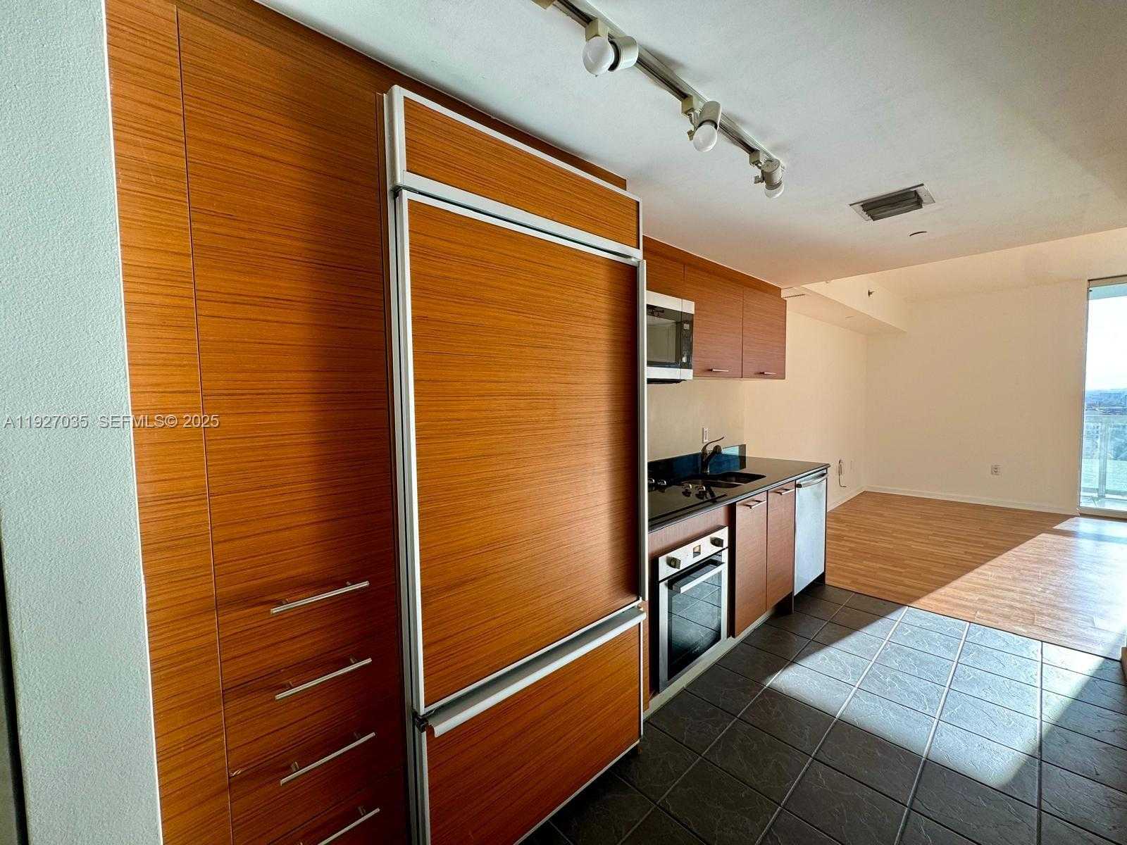 Small Image of 50 BISCAYNE BLVD #1703, Miami Number 11