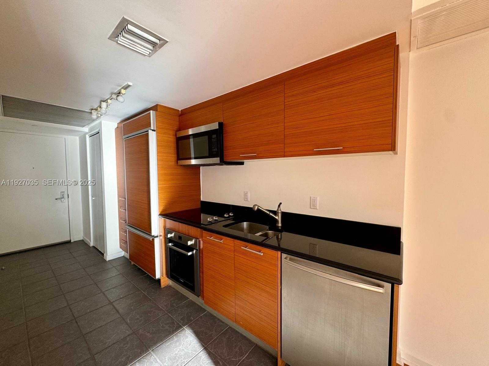 Small Image of 50 BISCAYNE BLVD #1703, Miami Number 12