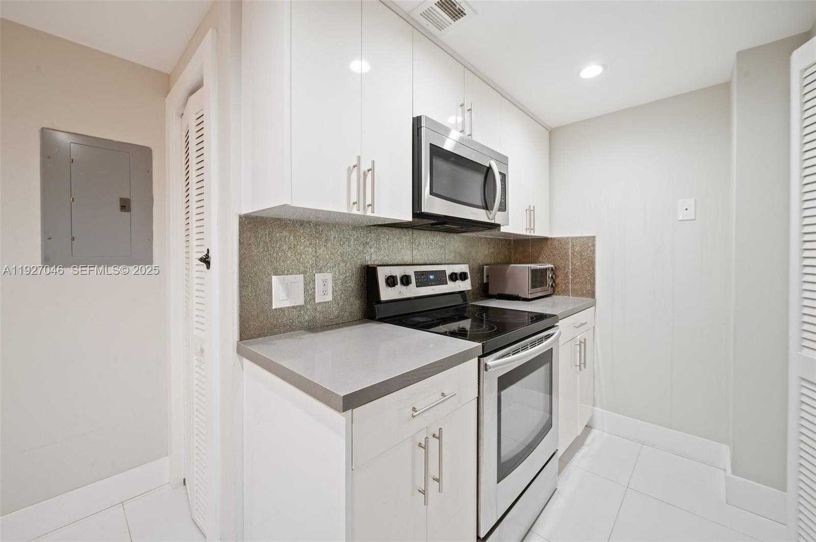 Small Image of 701 BRICKELL KEY BLVD #1605, Miami Number 13