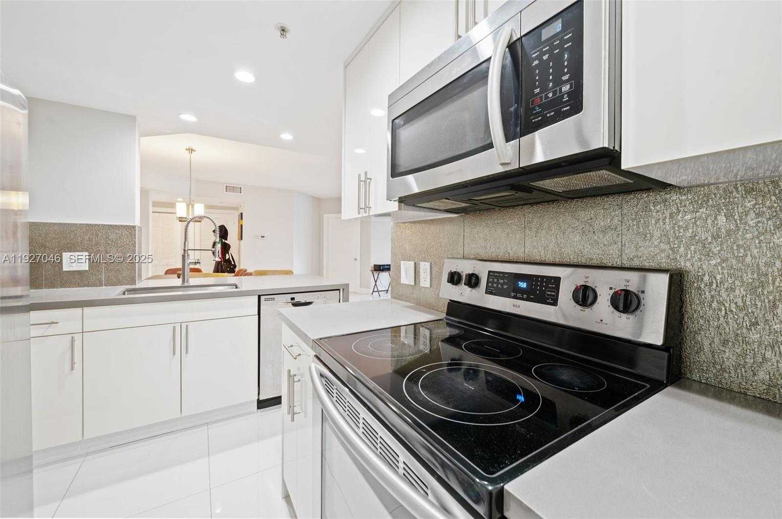 Small Image of 701 BRICKELL KEY BLVD #1605, Miami Number 14