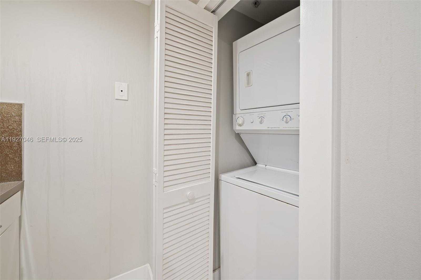 Small Image of 701 BRICKELL KEY BLVD #1605, Miami Number 21