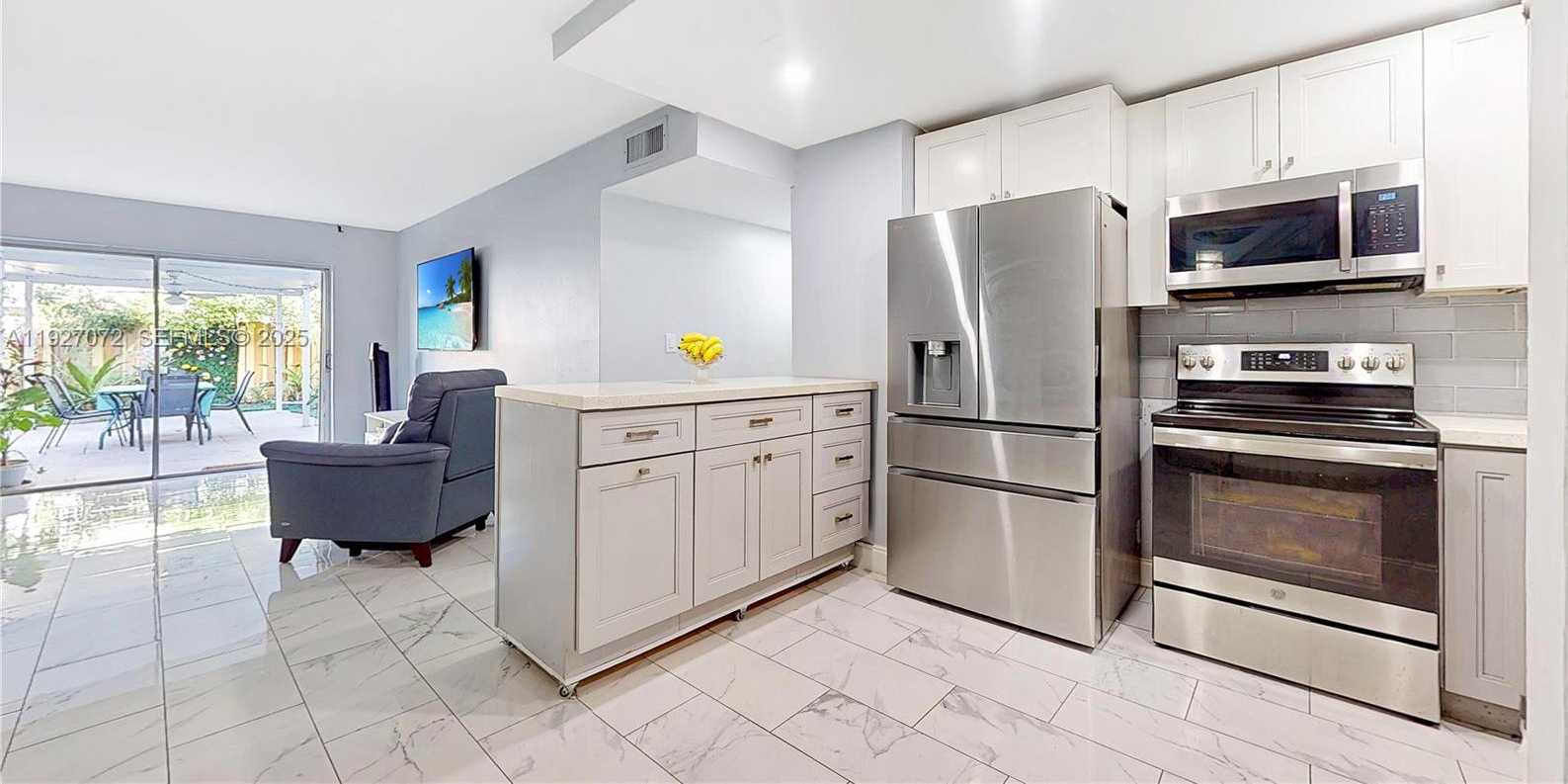 Small Image of 6195 WEST 18TH AVE #G101, Hialeah Number 4