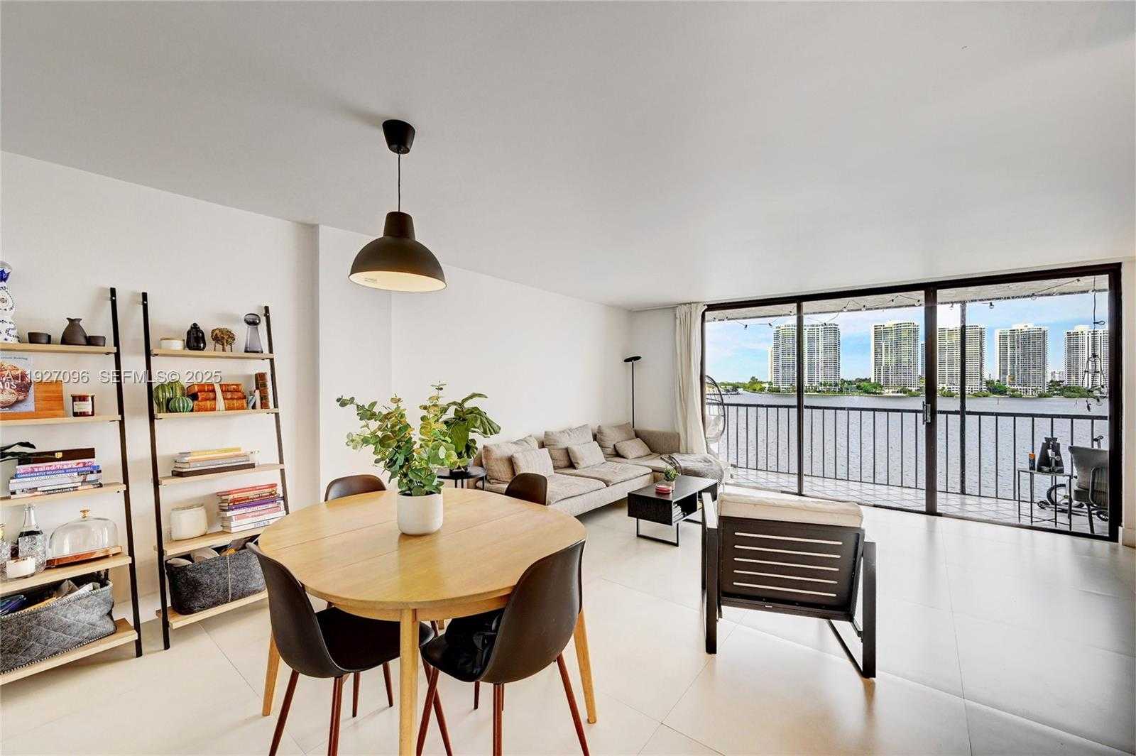 Small Image of 17500 NORTH BAY RD #S405, Sunny Isles Beach Number 1