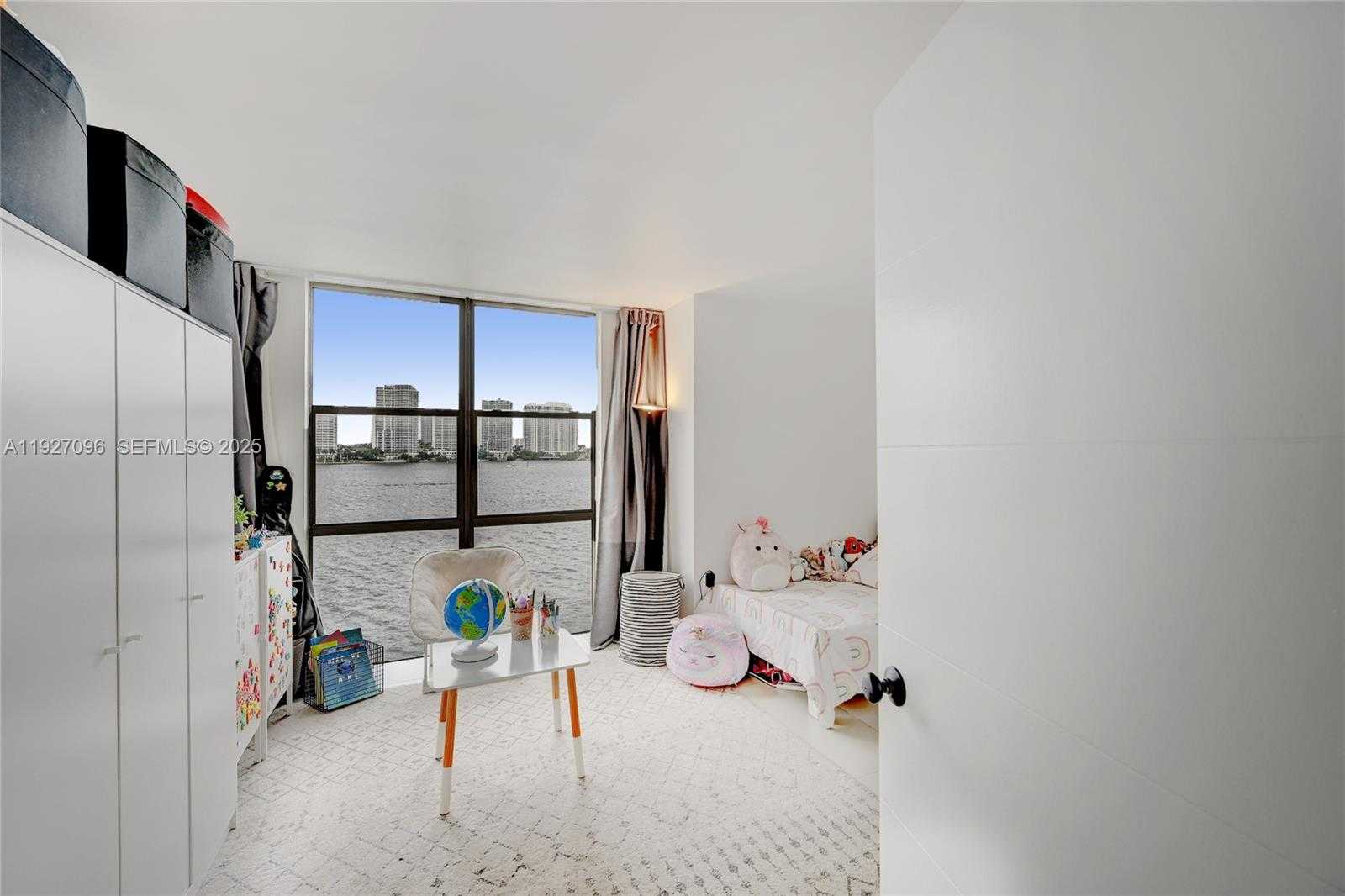 Small Image of 17500 NORTH BAY RD #S405, Sunny Isles Beach Number 15