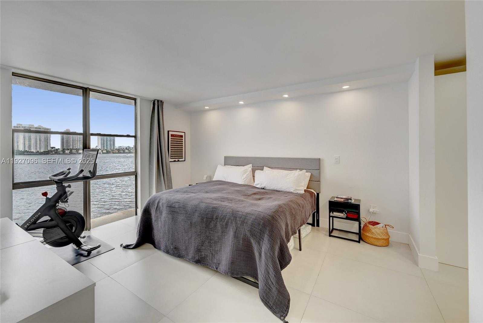 Small Image of 17500 NORTH BAY RD #S405, Sunny Isles Beach Number 18