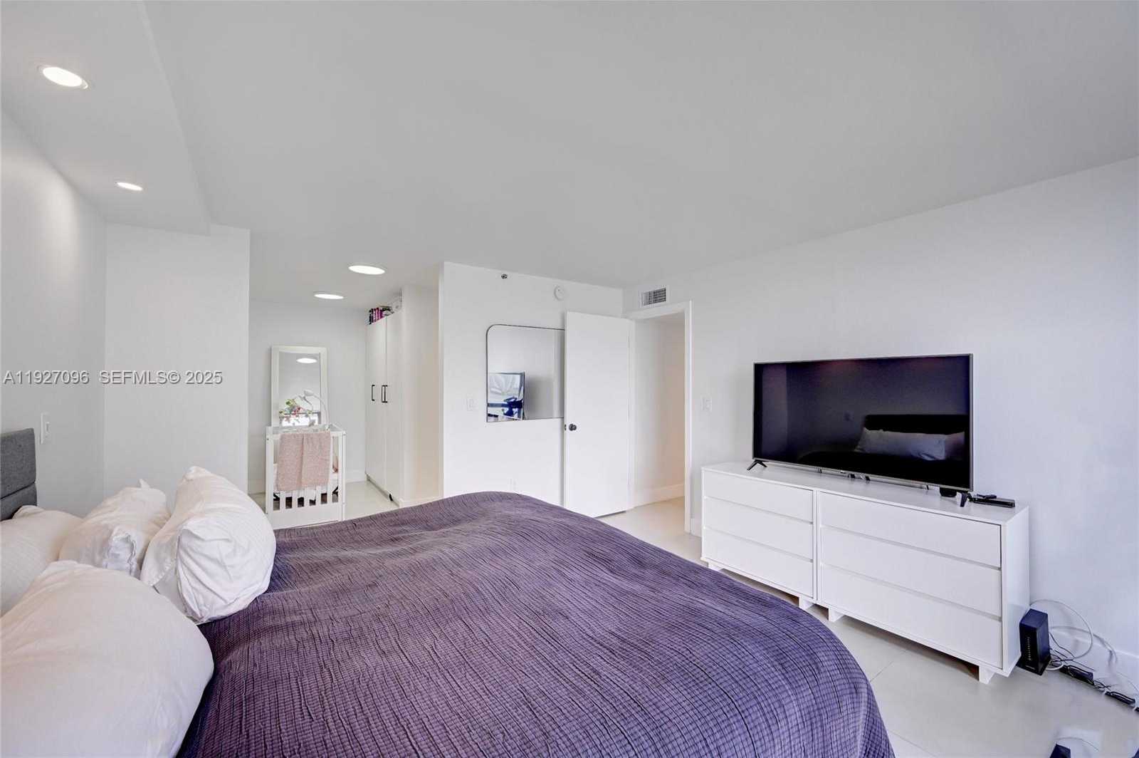 Small Image of 17500 NORTH BAY RD #S405, Sunny Isles Beach Number 20