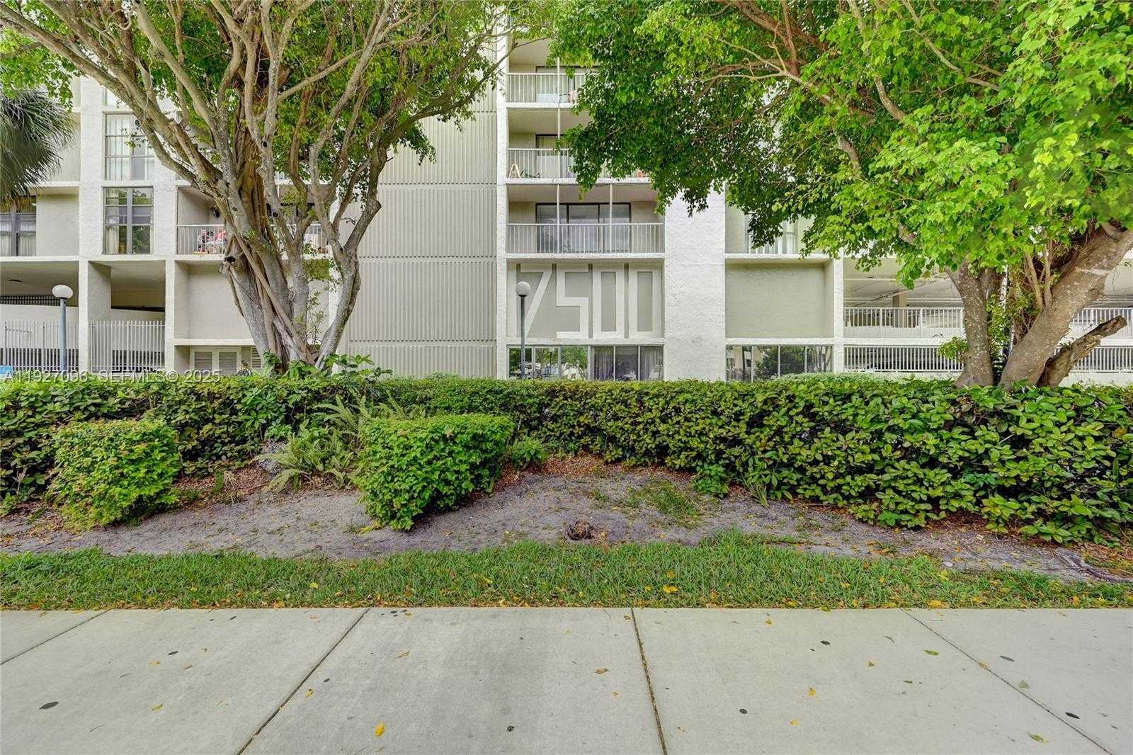 Small Image of 17500 NORTH BAY RD #S405, Sunny Isles Beach Number 24
