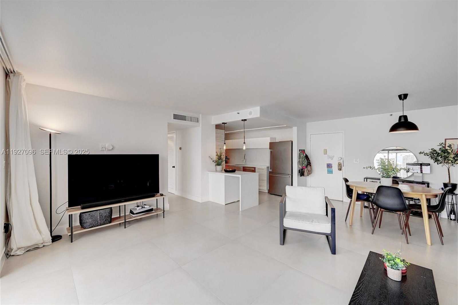 Small Image of 17500 NORTH BAY RD #S405, Sunny Isles Beach Number 5