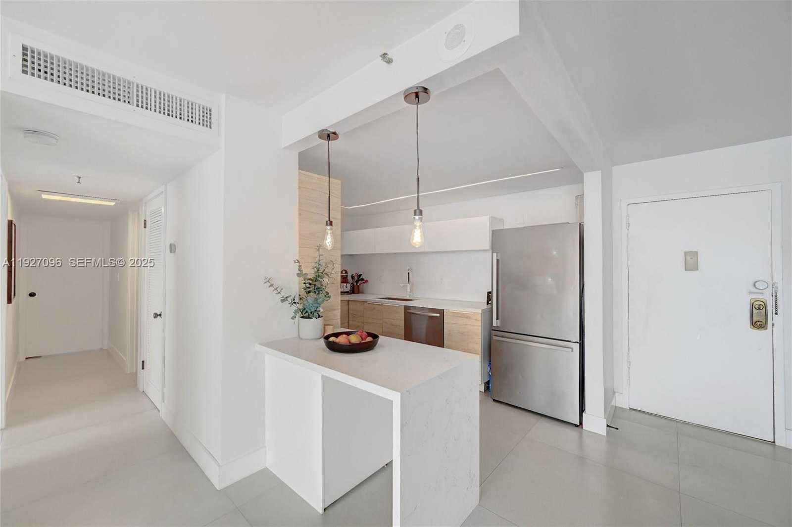 Small Image of 17500 NORTH BAY RD #S405, Sunny Isles Beach Number 7