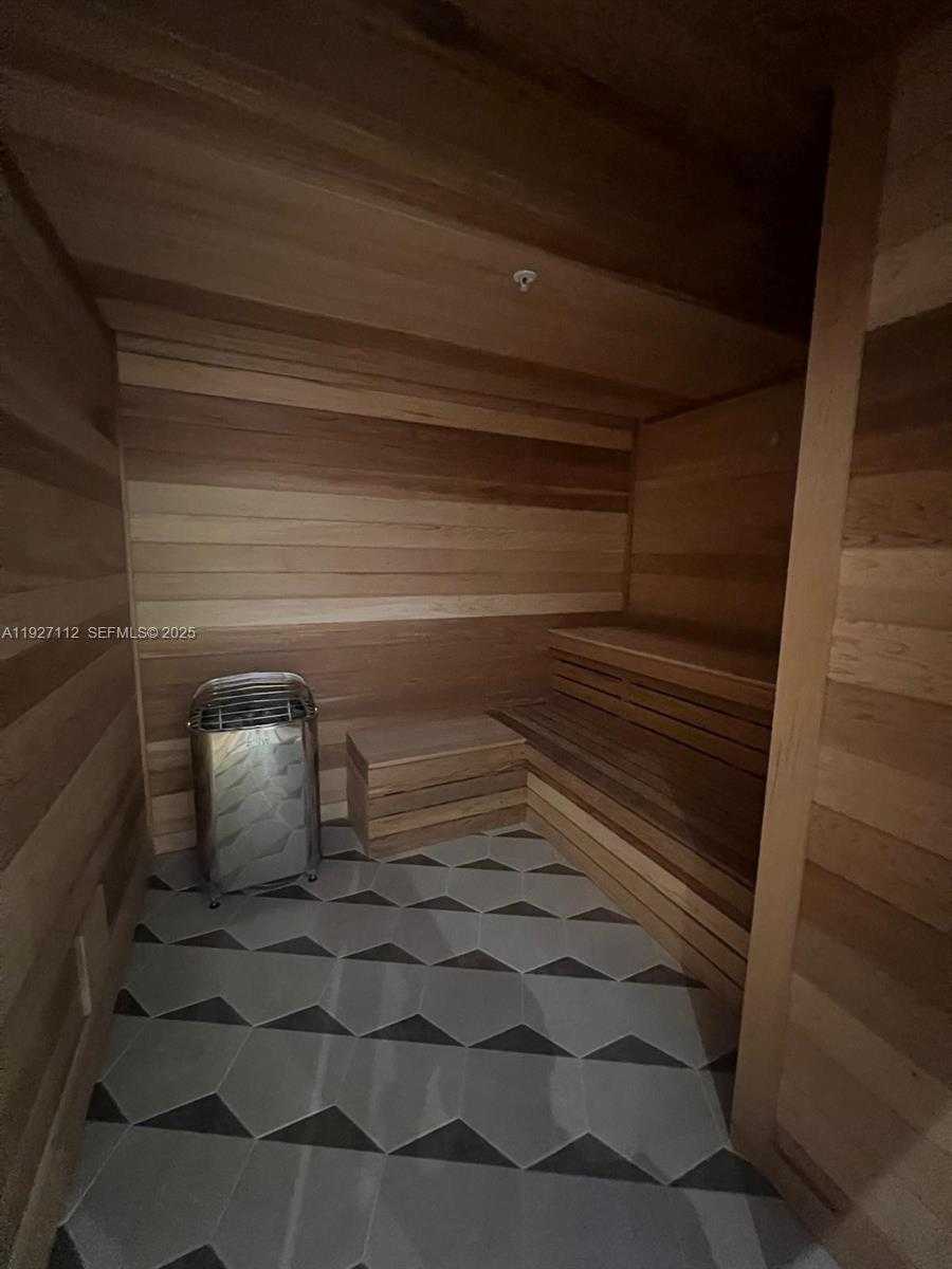 Small Image of 11 NORTH EAST 6 ST #2501, Miami Number 13