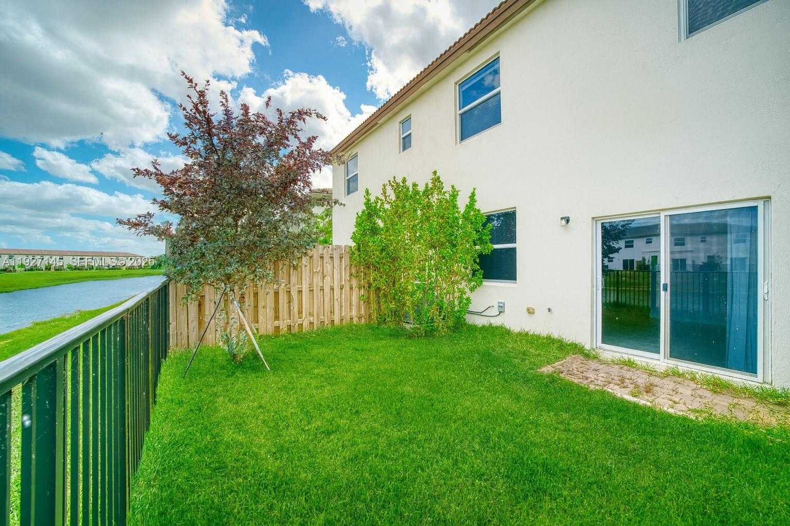 Small Image of 12661 NORTH WEST 23RD PL, Miami Number 16