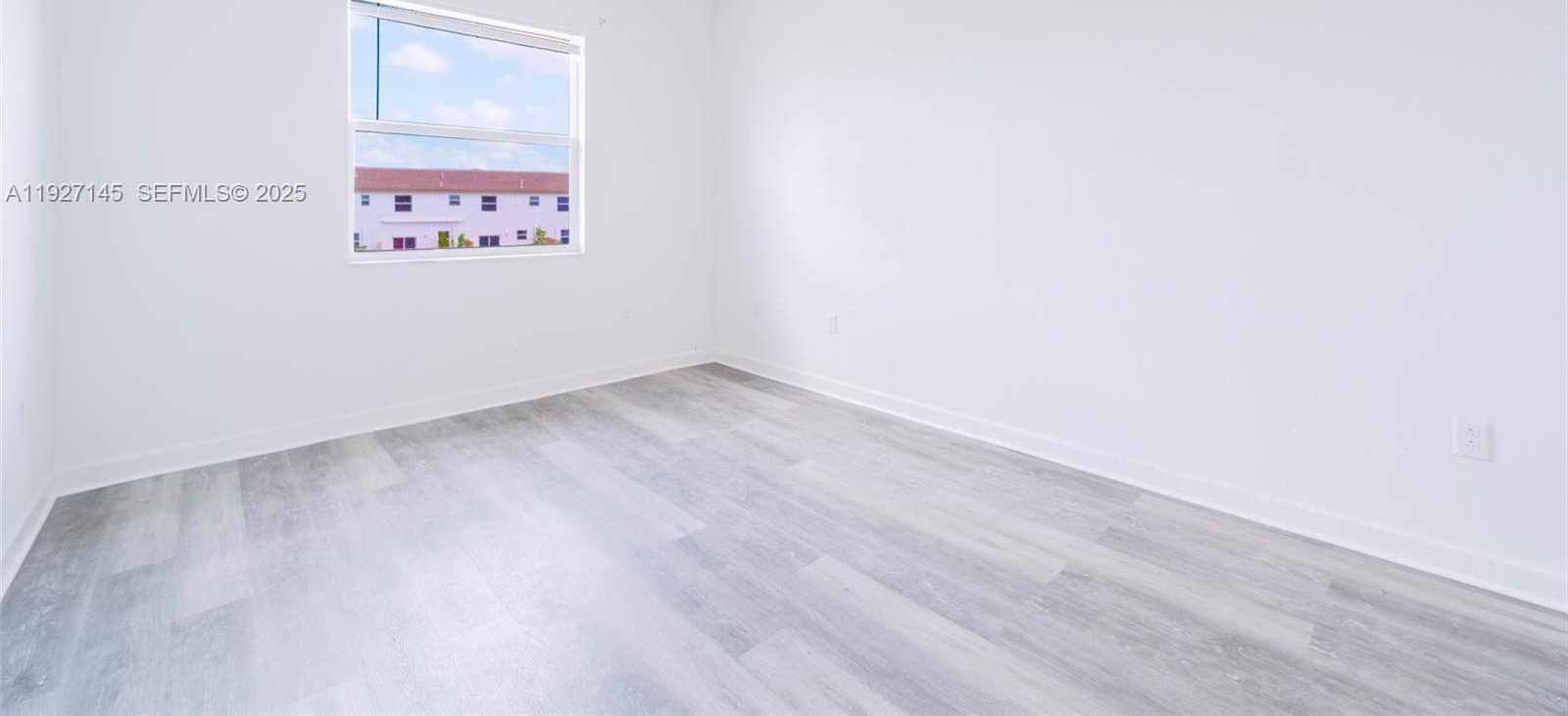 Small Image of 12661 NORTH WEST 23RD PL, Miami Number 19