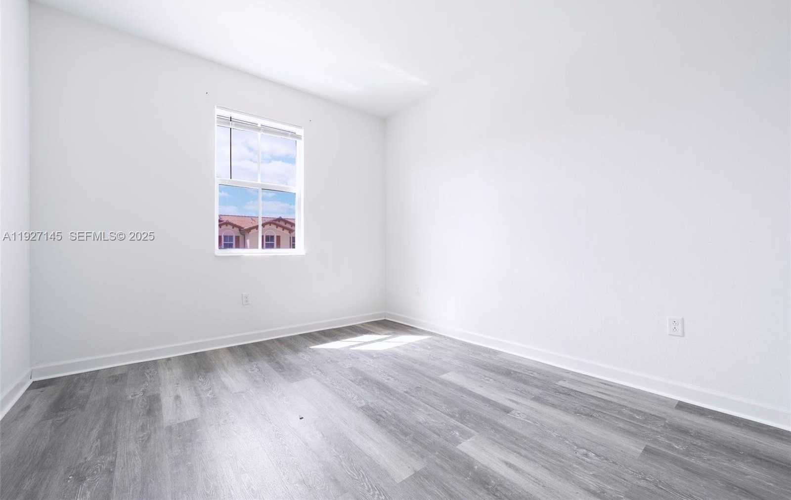 Small Image of 12661 NORTH WEST 23RD PL, Miami Number 24