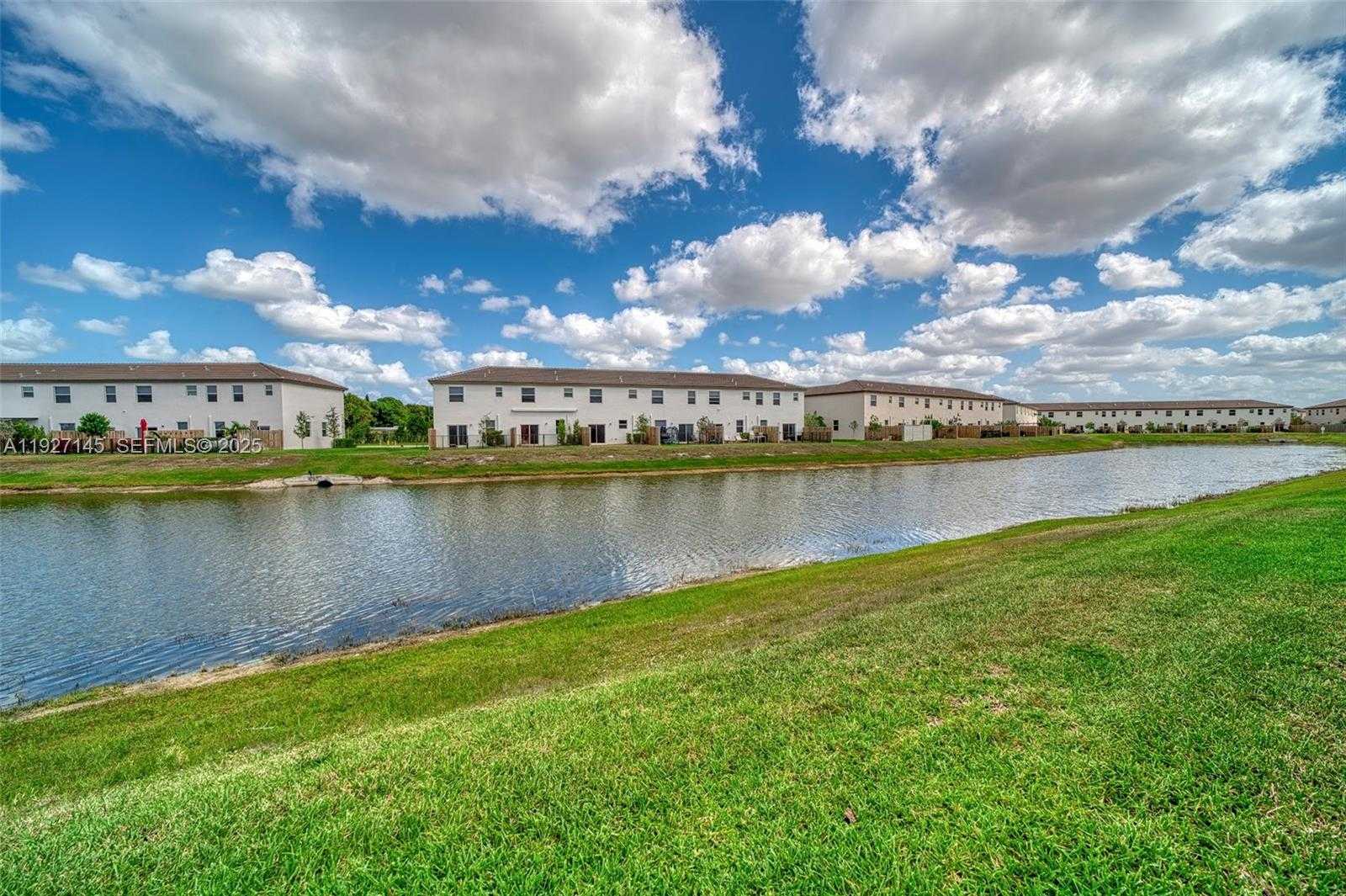 Small Image of 12661 NORTH WEST 23RD PL, Miami Number 4