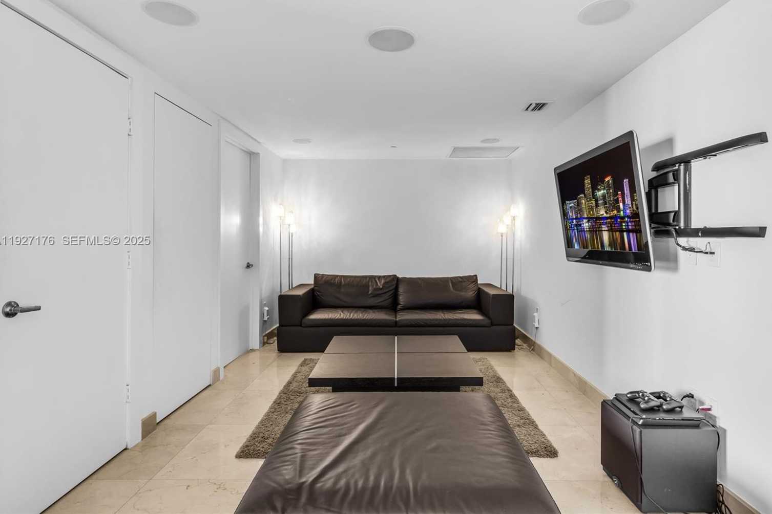 Small Image of 495 BRICKELL AVE #2405, Miami Number 11