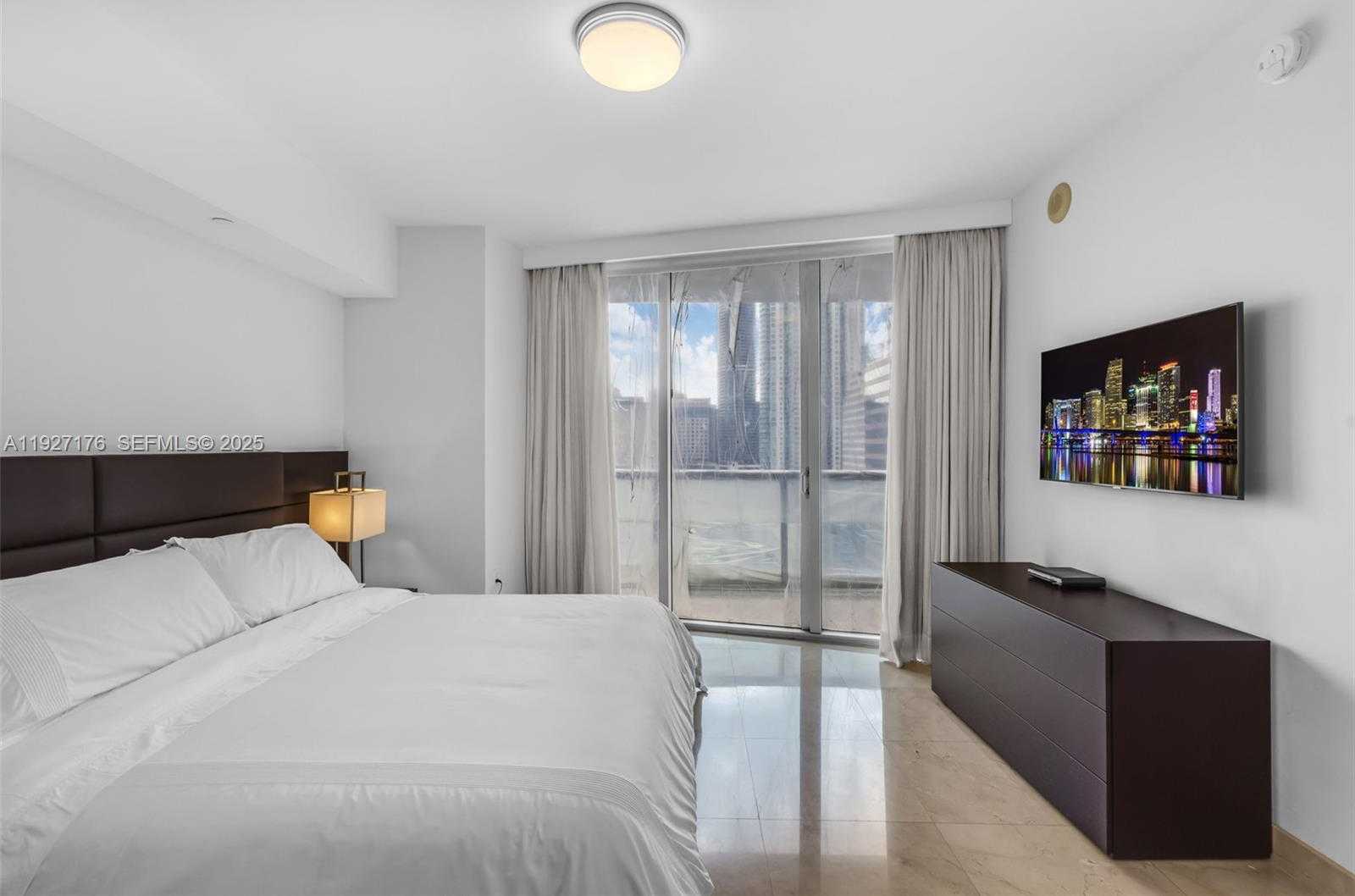 Small Image of 495 BRICKELL AVE #2405, Miami Number 15