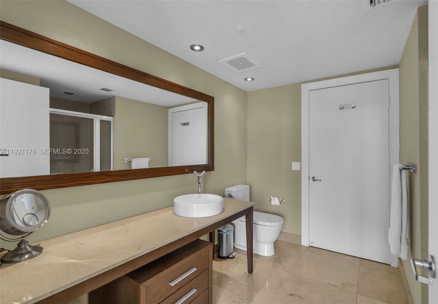 Small Image of 495 BRICKELL AVE #2405, Miami Number 26