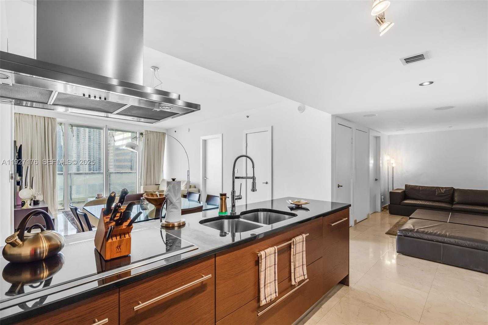 Small Image of 495 BRICKELL AVE #2405, Miami Number 6