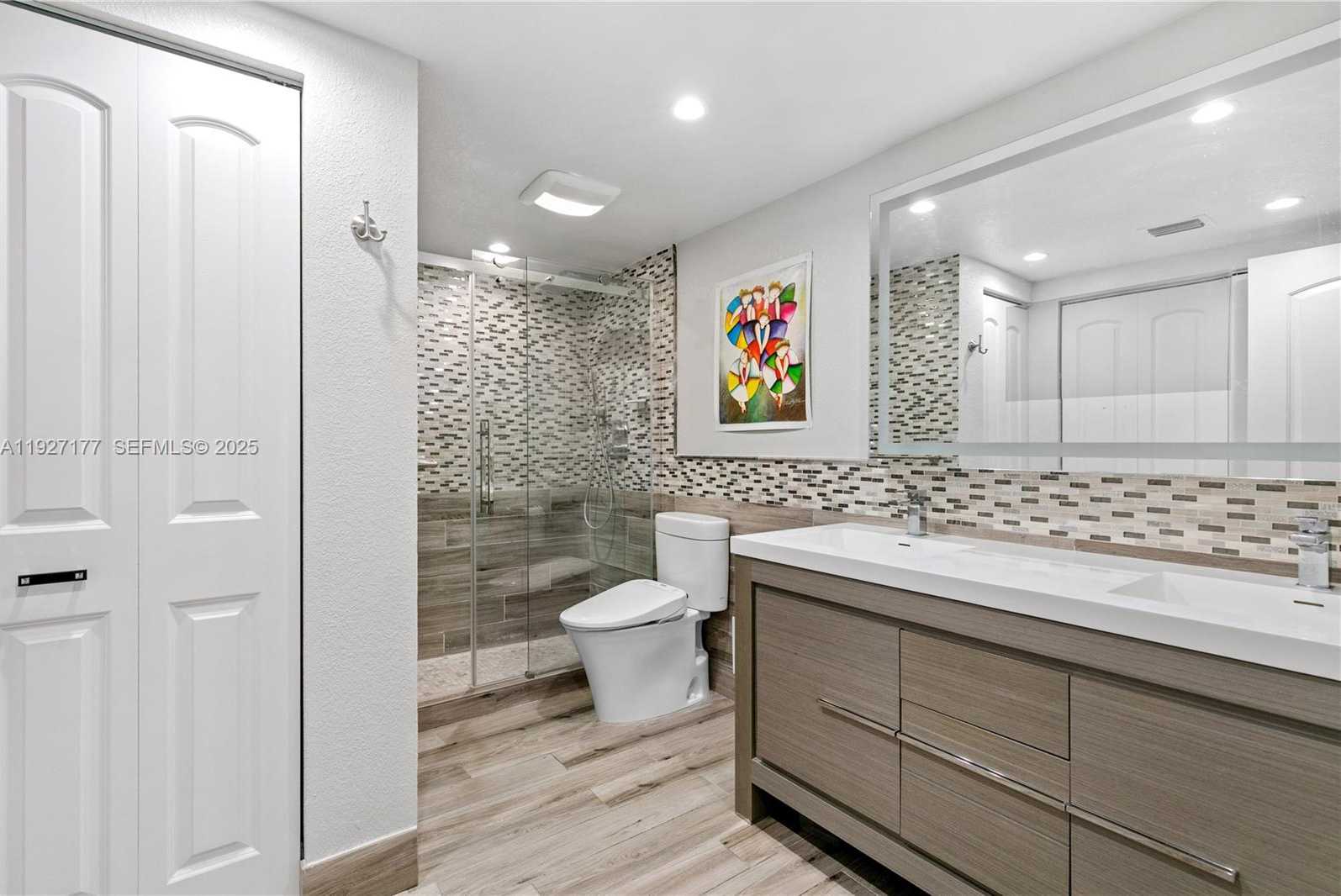 Small Image of 100 BAYVIEW DR #625, Sunny Isles Beach Number 19