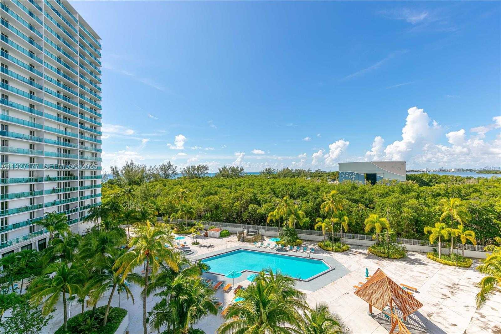 Small Image of 100 BAYVIEW DR #625, Sunny Isles Beach Number 37