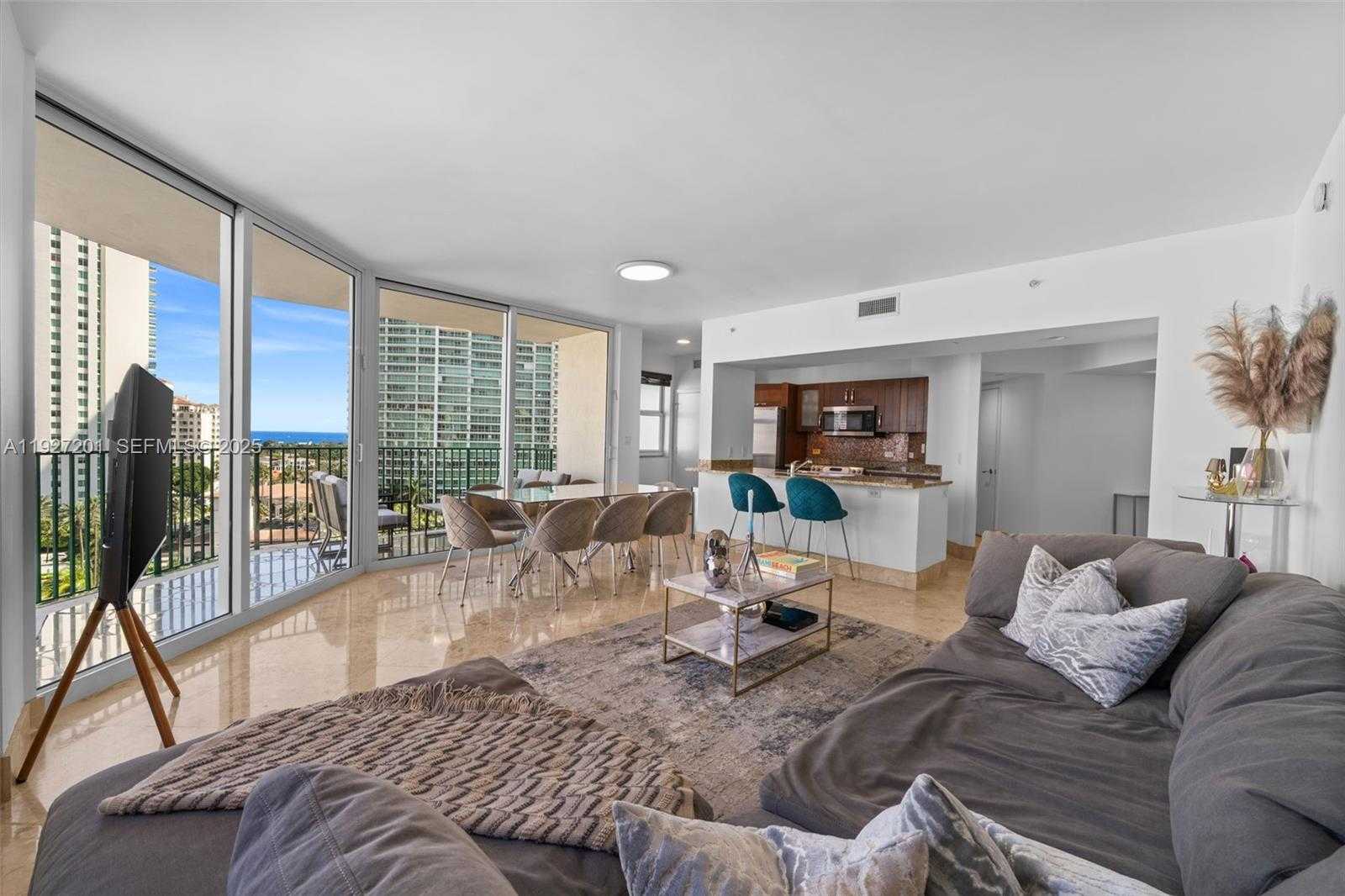 Small Image of 19900 EAST COUNTRY CLUB DR #1112, Aventura Number 2