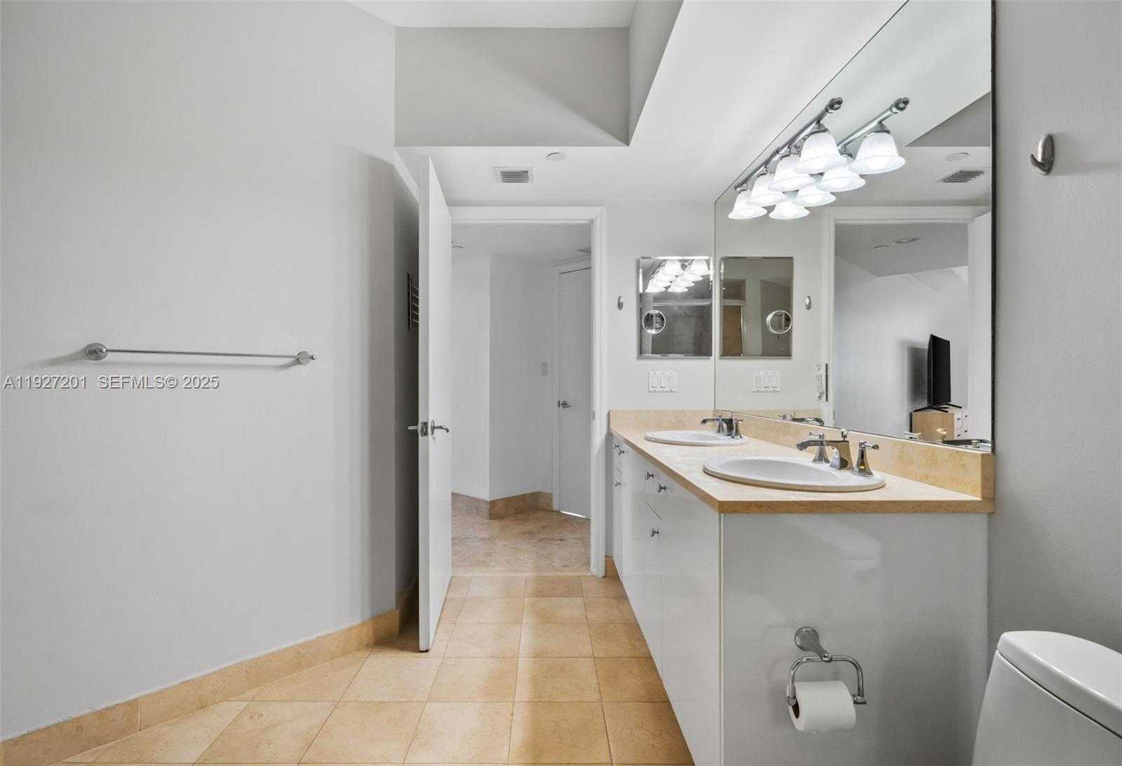 Small Image of 19900 EAST COUNTRY CLUB DR #1112, Aventura Number 20