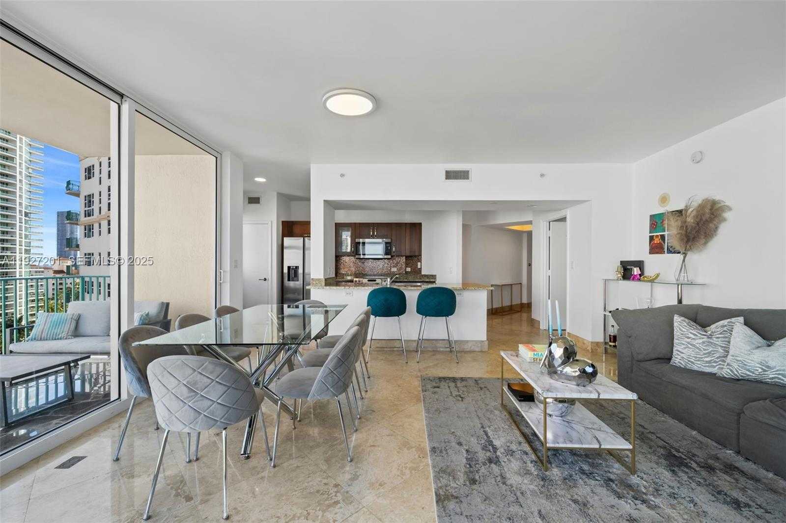 Small Image of 19900 EAST COUNTRY CLUB DR #1112, Aventura Number 3