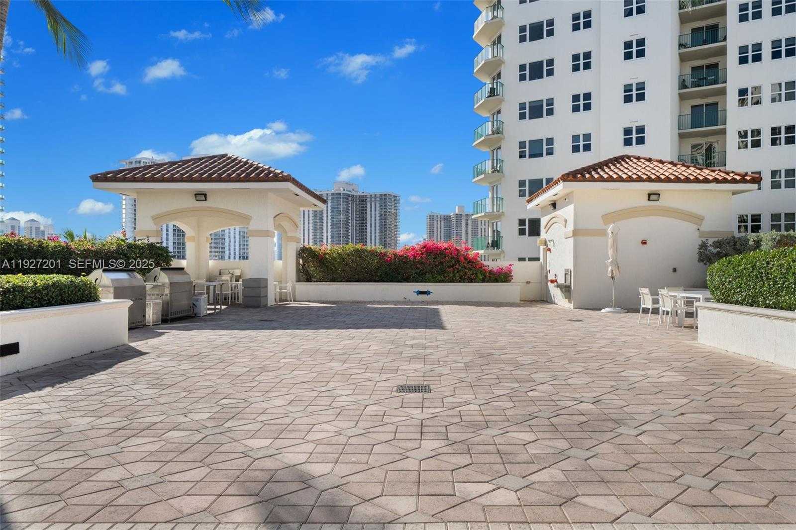 Small Image of 19900 EAST COUNTRY CLUB DR #1112, Aventura Number 38