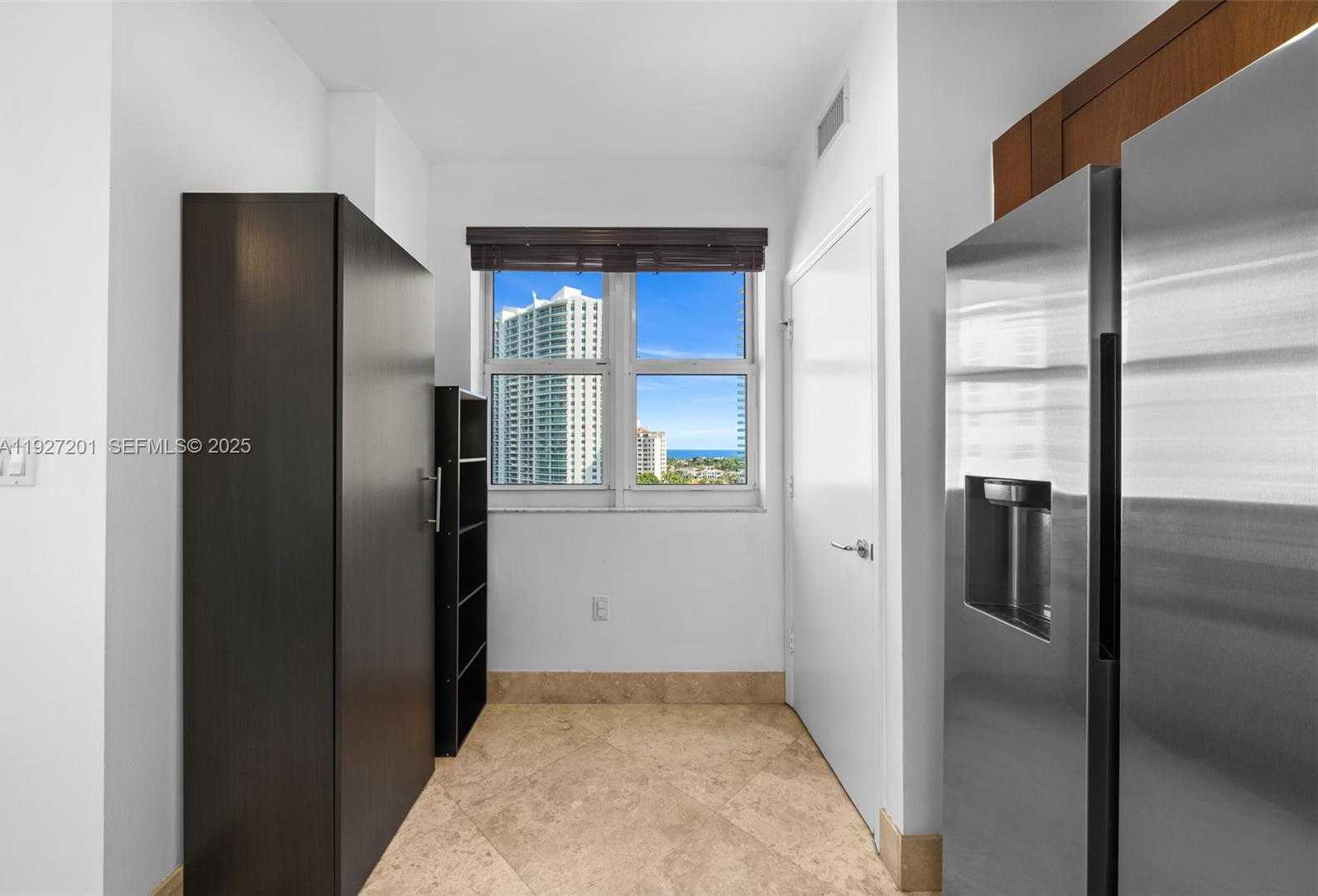 Small Image of 19900 EAST COUNTRY CLUB DR #1112, Aventura Number 9