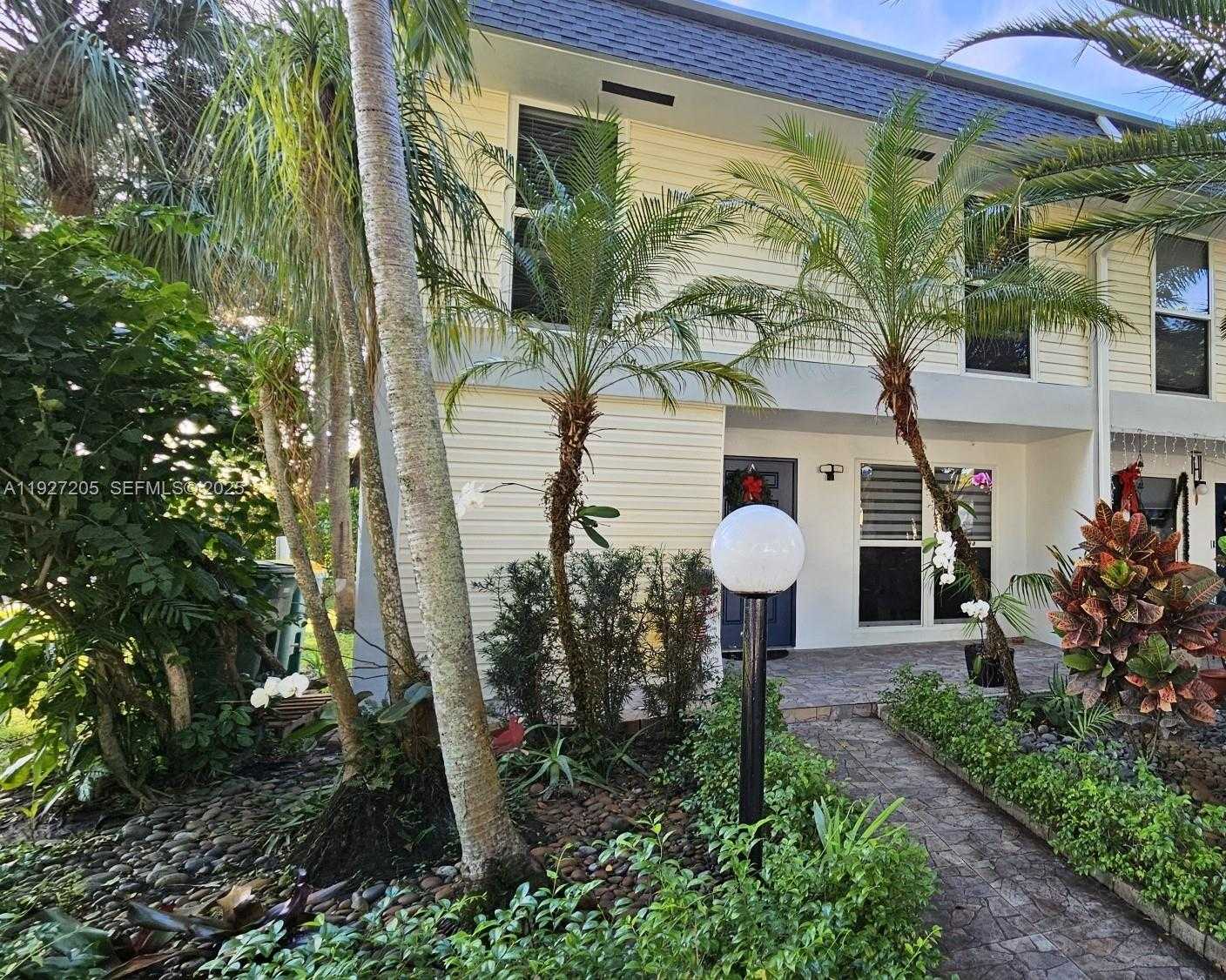 Small Image of 2750 NORTH 34TH AVE #9A, Hollywood Number 1