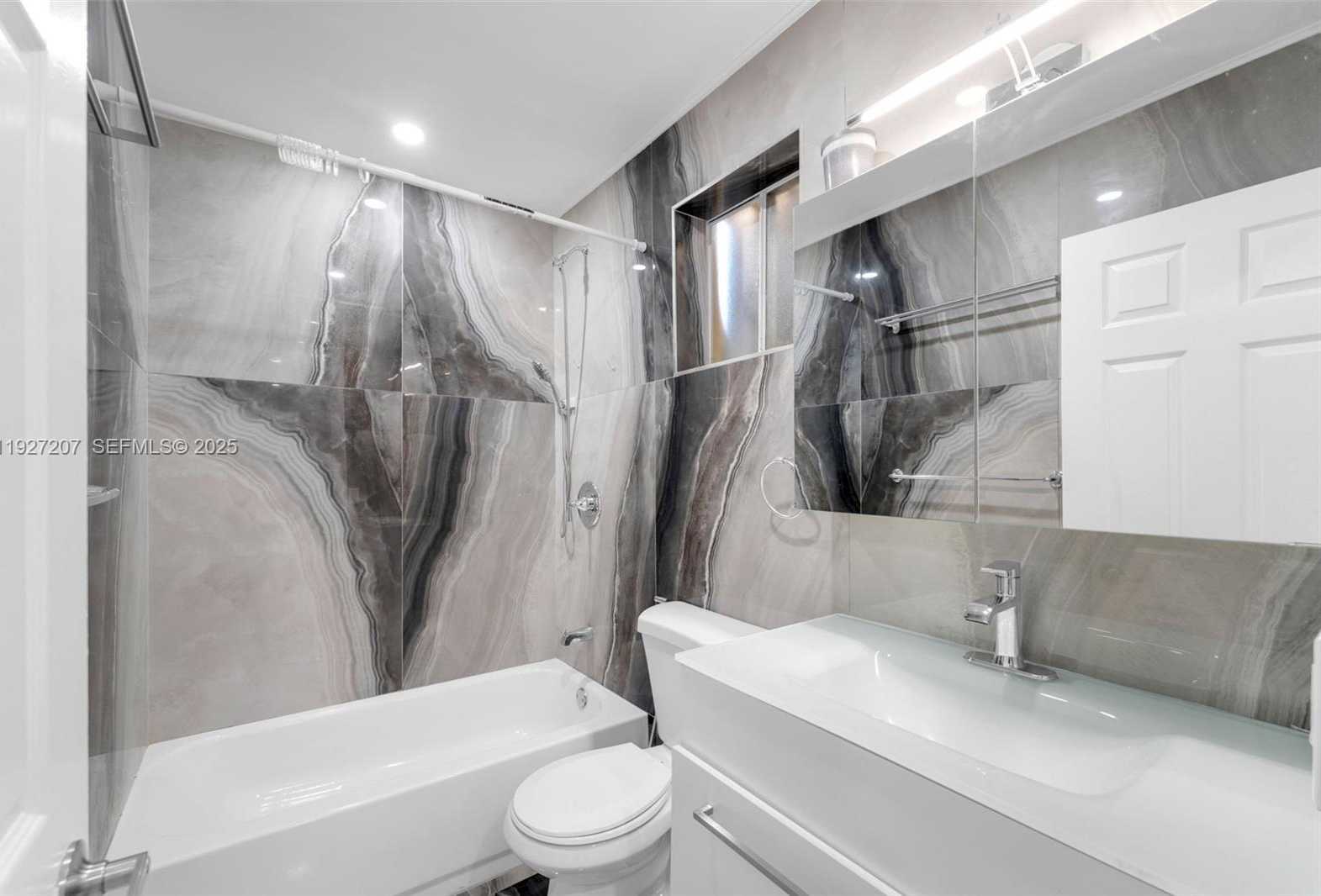 Small Image of 13446 SOUTH WEST 153RD TER #2101, Miami Number 22