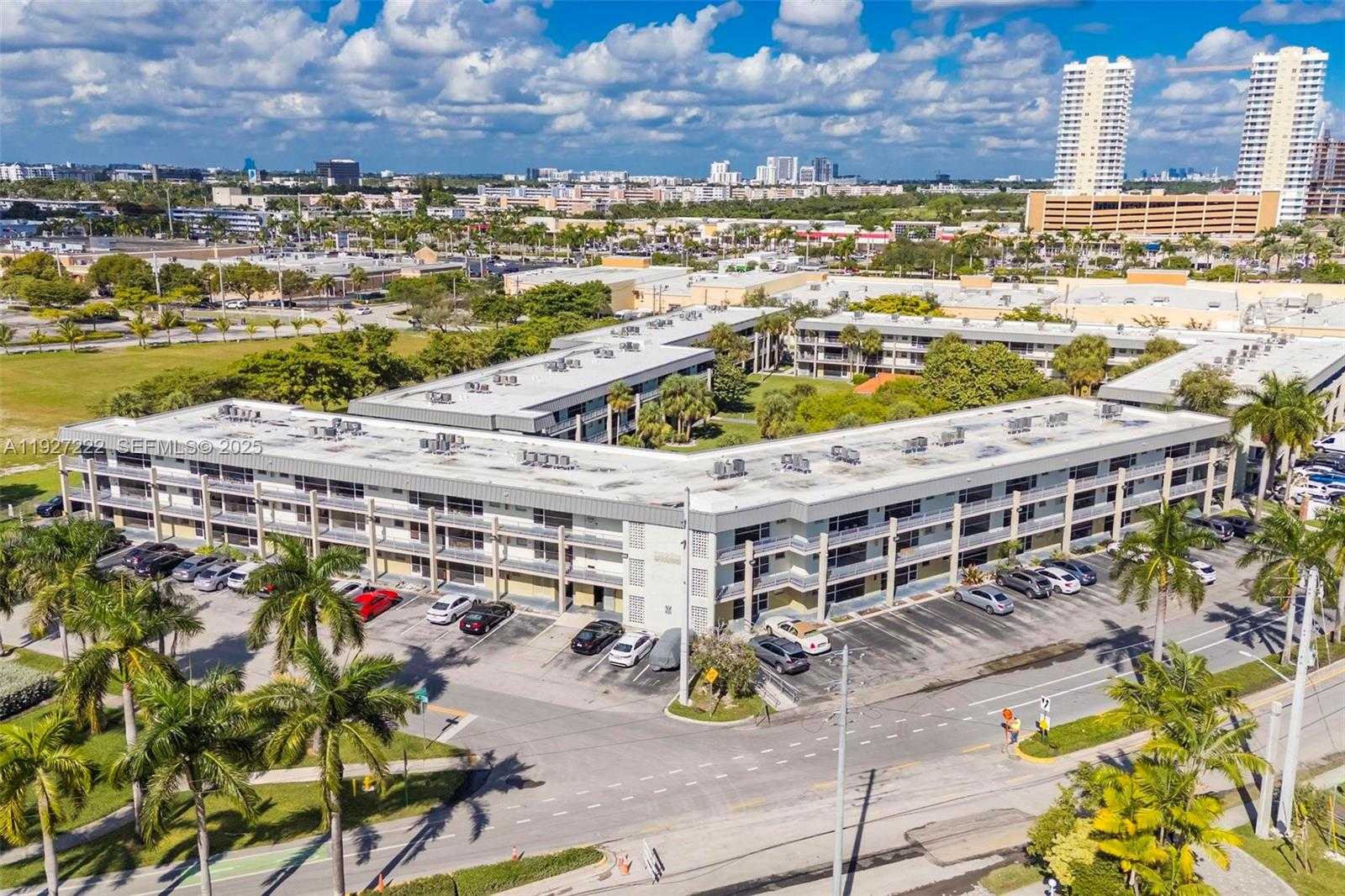 Small Image of 300 LAYNE BLVD #311, Hallandale Beach Number 18