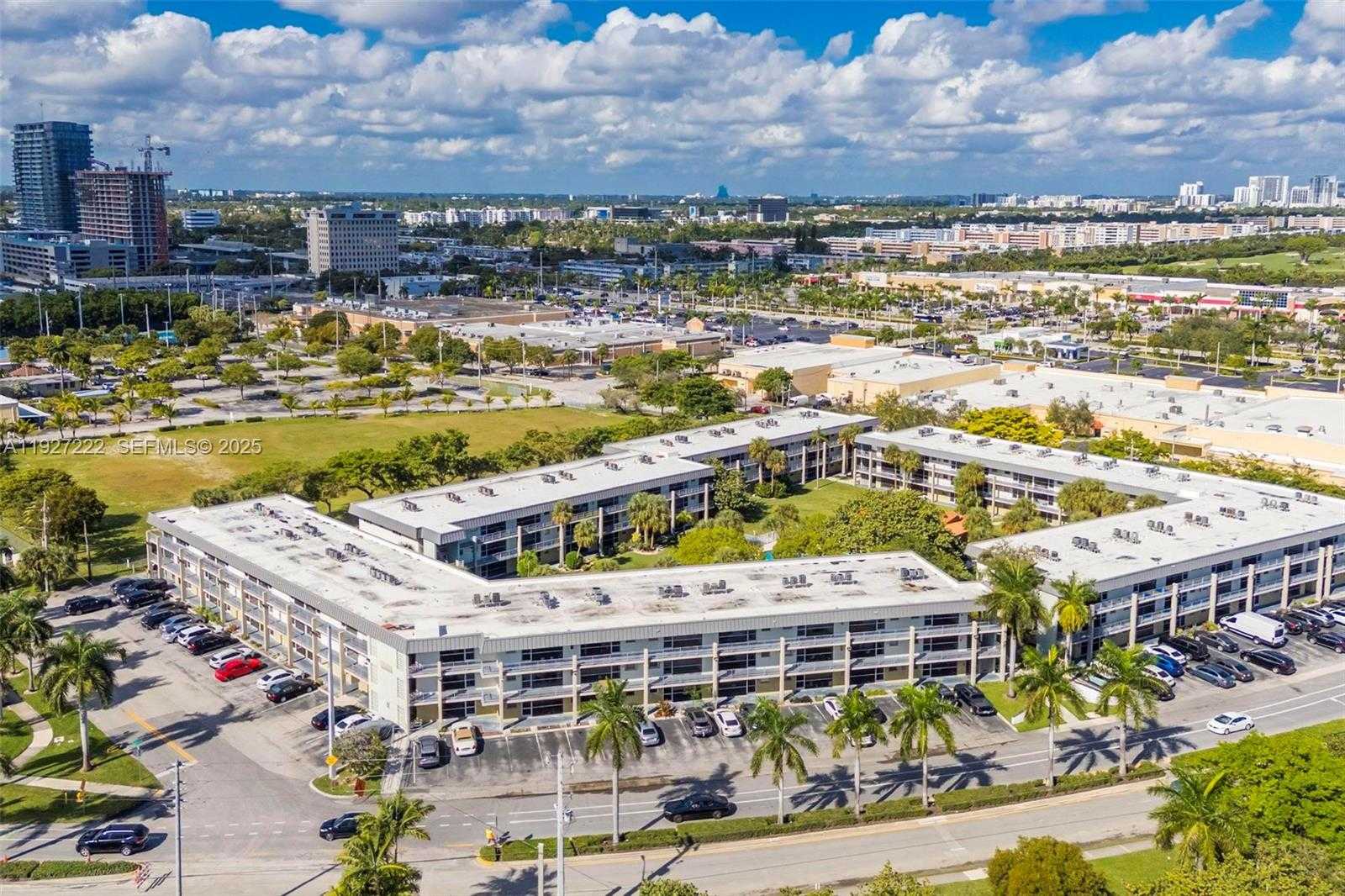 Small Image of 300 LAYNE BLVD #311, Hallandale Beach Number 20