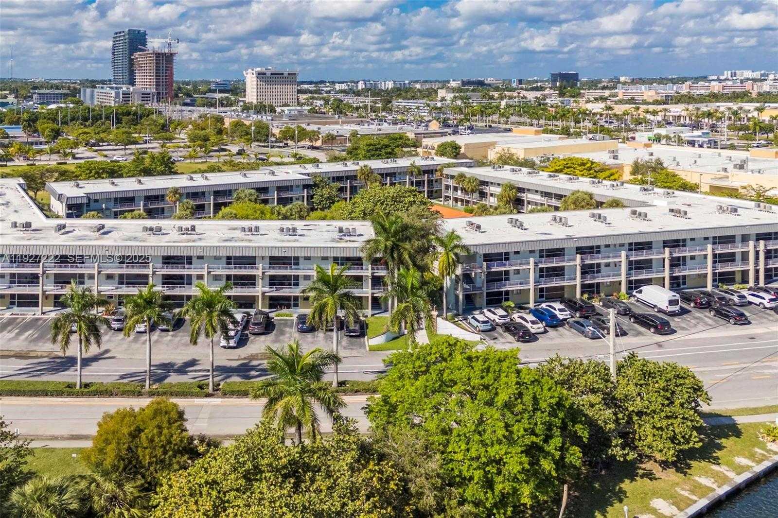 Small Image of 300 LAYNE BLVD #311, Hallandale Beach Number 33