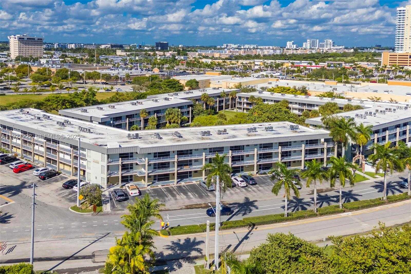 Small Image of 300 LAYNE BLVD #311, Hallandale Beach Number 34