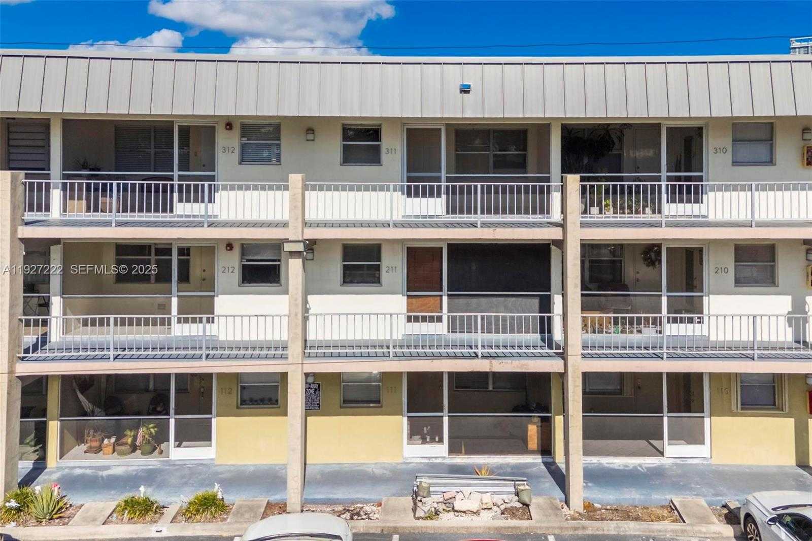 Small Image of 300 LAYNE BLVD #311, Hallandale Beach Number 36