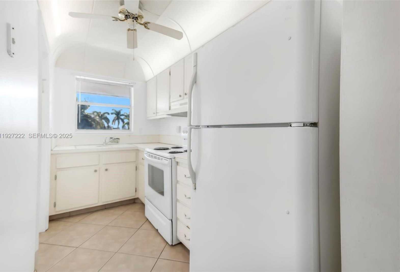 Small Image of 300 LAYNE BLVD #311, Hallandale Beach Number 9